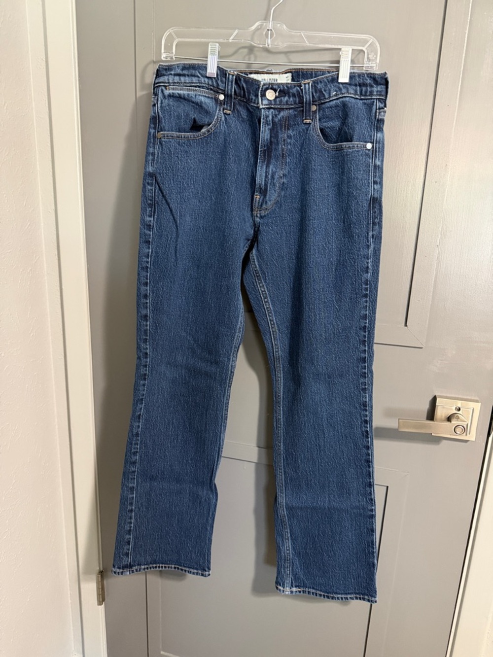 Hollister Boot Cut Men's Straight-Leg Jeans in Medium Blue Wash